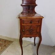 Chevet rocaille en noyer