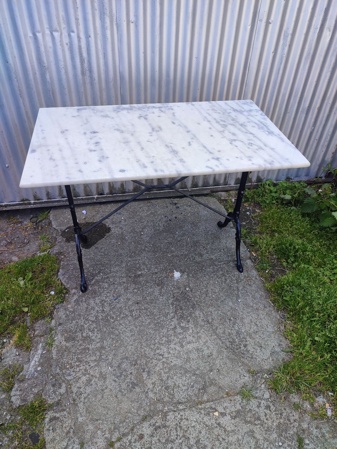 Table café bistro marble stone