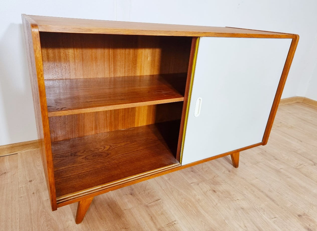 Buffet par J. Jiroutek pour Interier Praha, Tchécoslovaquie, années 1960