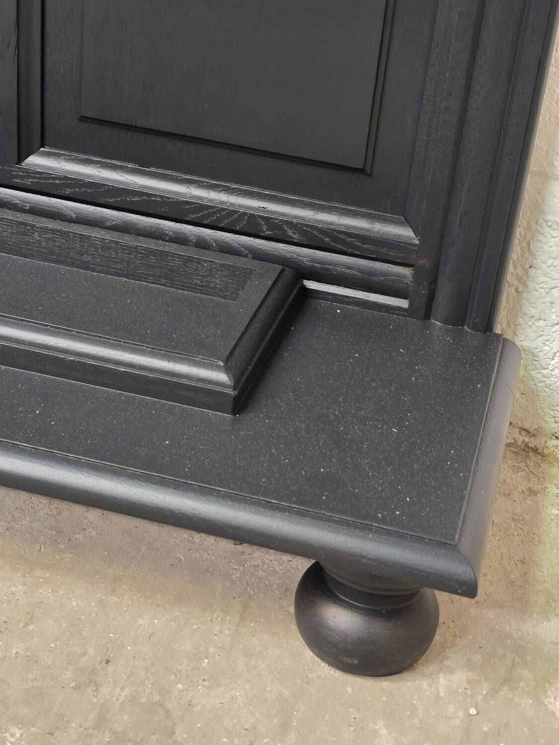 Entrance hall from around 1930 repainted