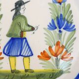 Assiette en faience hr quimper décor breton