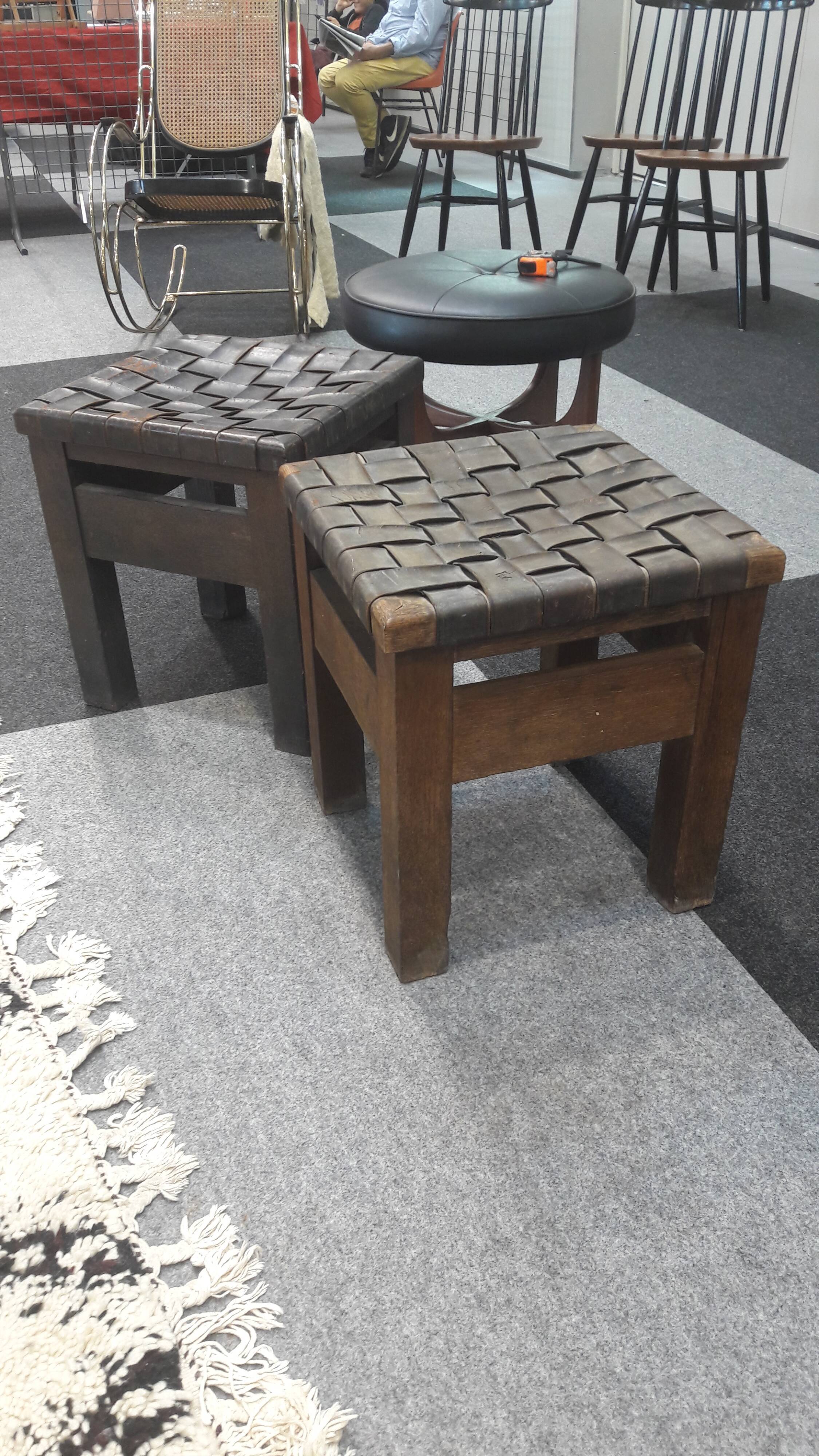 Paire tabourets ancien guichetier PTT