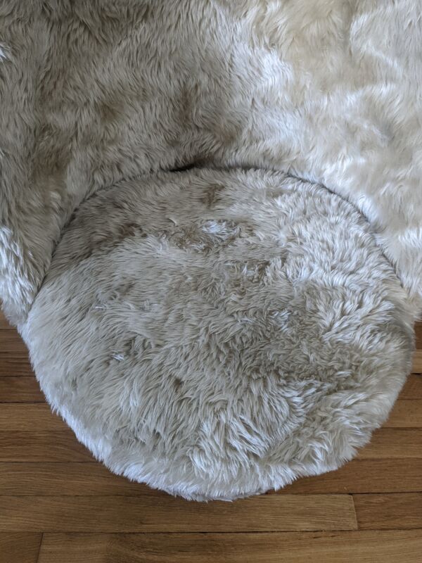 Fauteuil moumoute beige