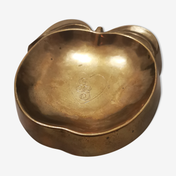 Cendrier en forme de pomme en laiton