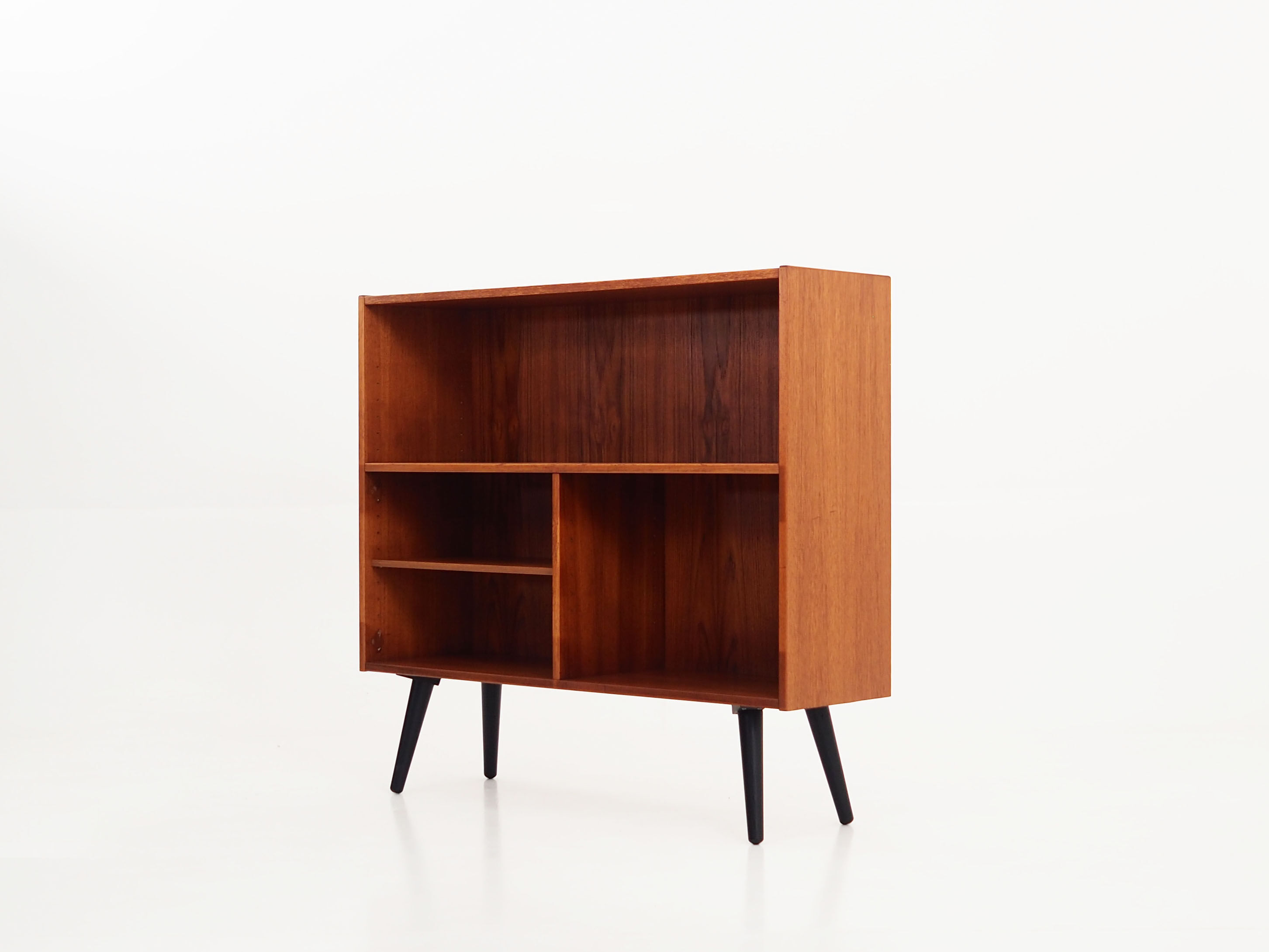Teak bookcase, Scandynavian design 1970