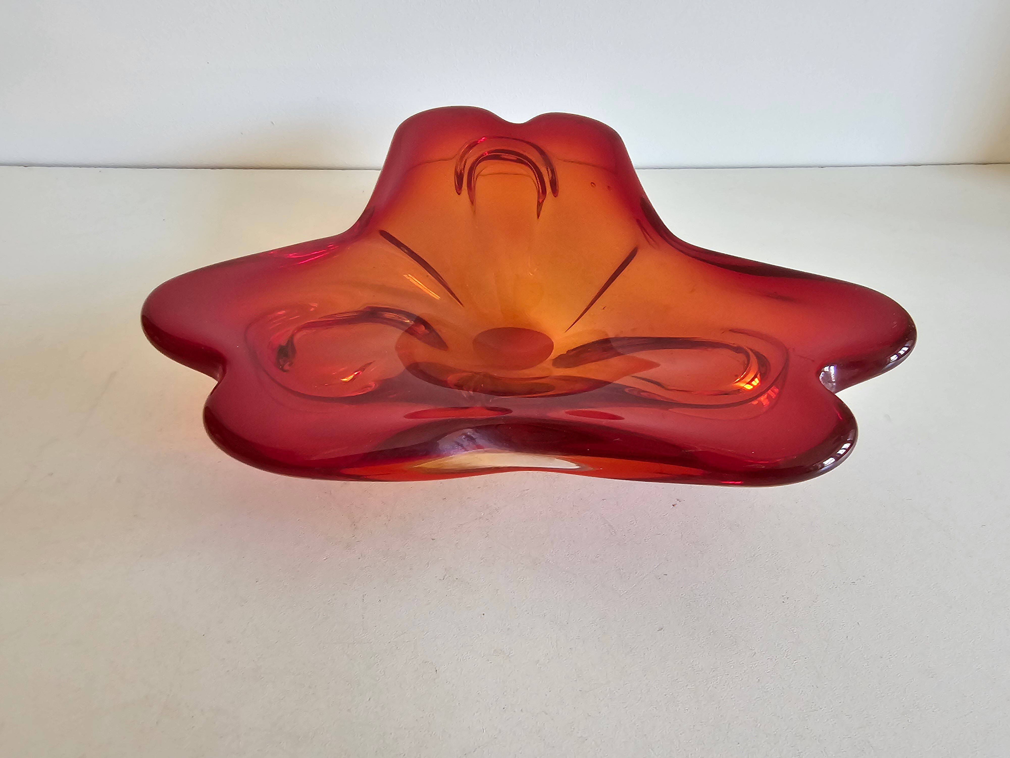 Transparent orange glass bowl in the Murano Sommerso style, 24cm.