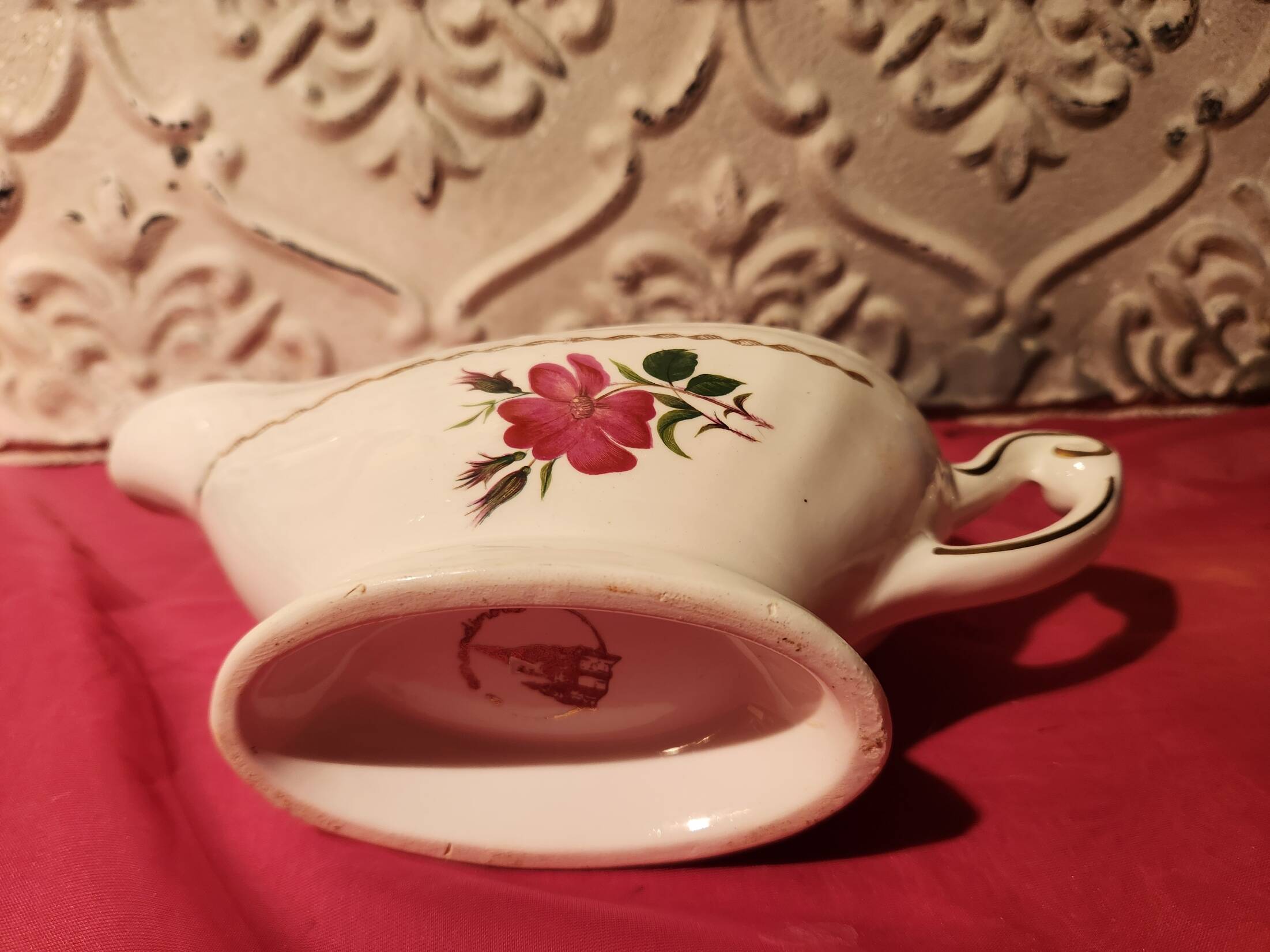 Sauce boat and small oval dish the Amandinoise