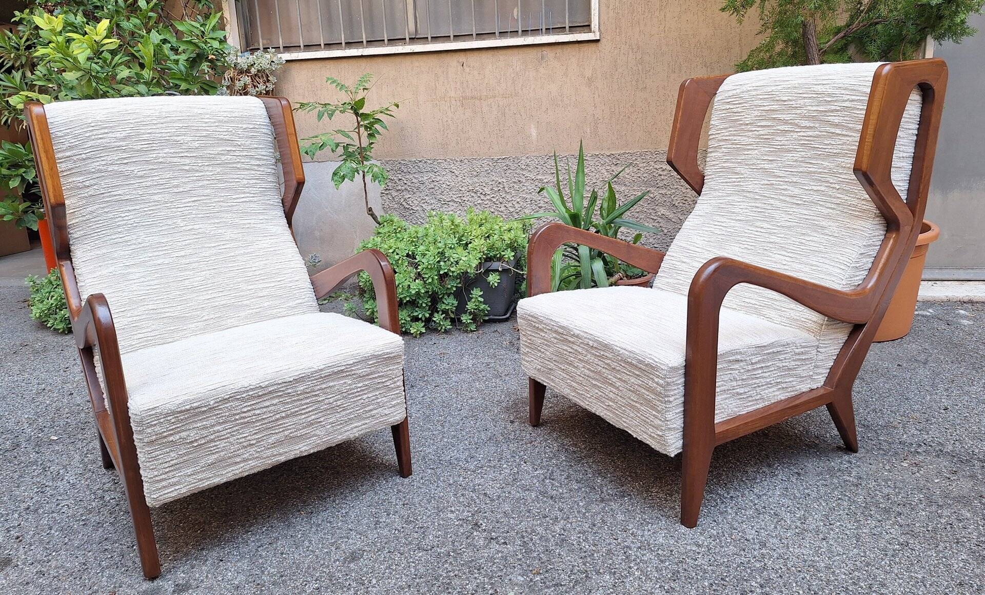 Armchairs Wooden Ears Model in White Boucle by Gio Ponti for Manifattura Artigianale Italiana, 1990s, Set of 2