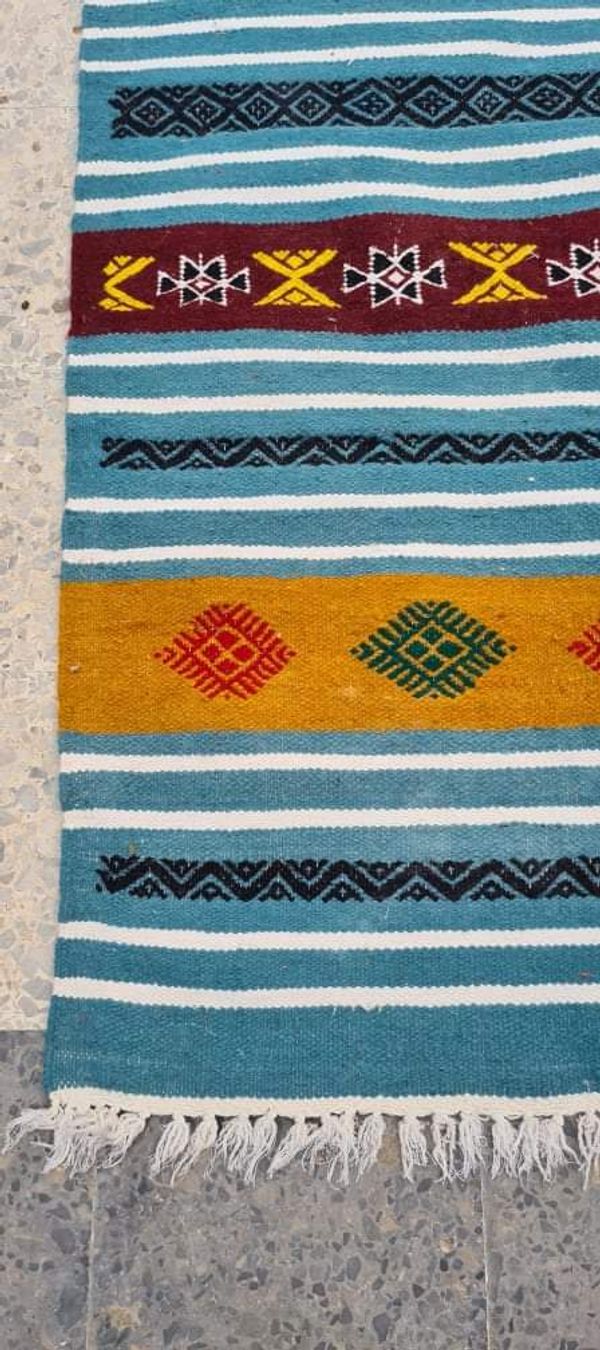 Tapis bleu traditionnel à motifs berbères 200x115cm