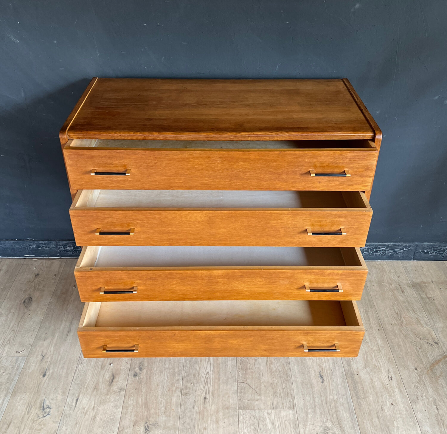 Vintage chest of drawers