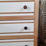 White and wood chest of drawers