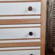 Commode blanche et bois