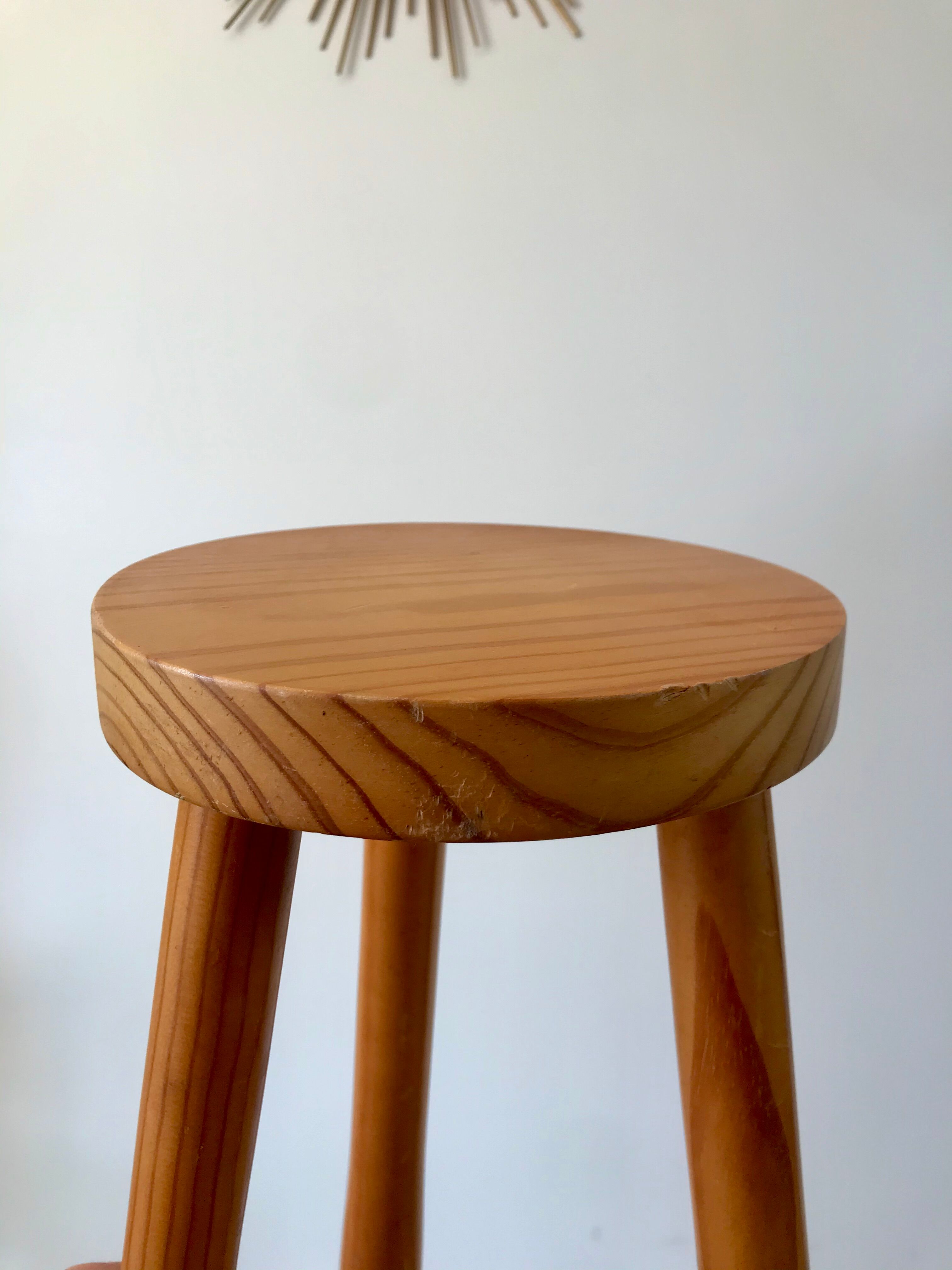 Small tripod stool in blond wood pine 60s-70s