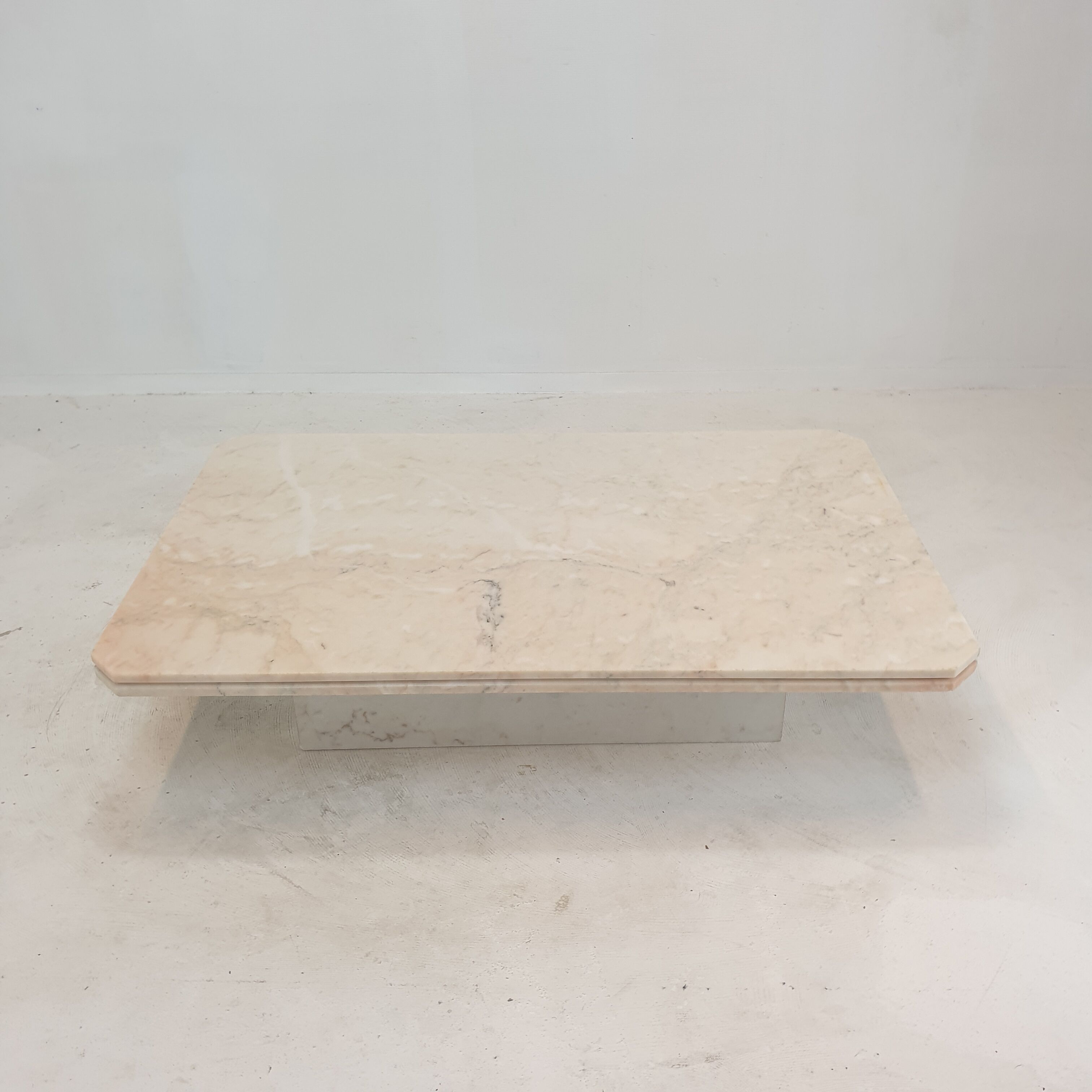 Italian marble coffee table, 1970s