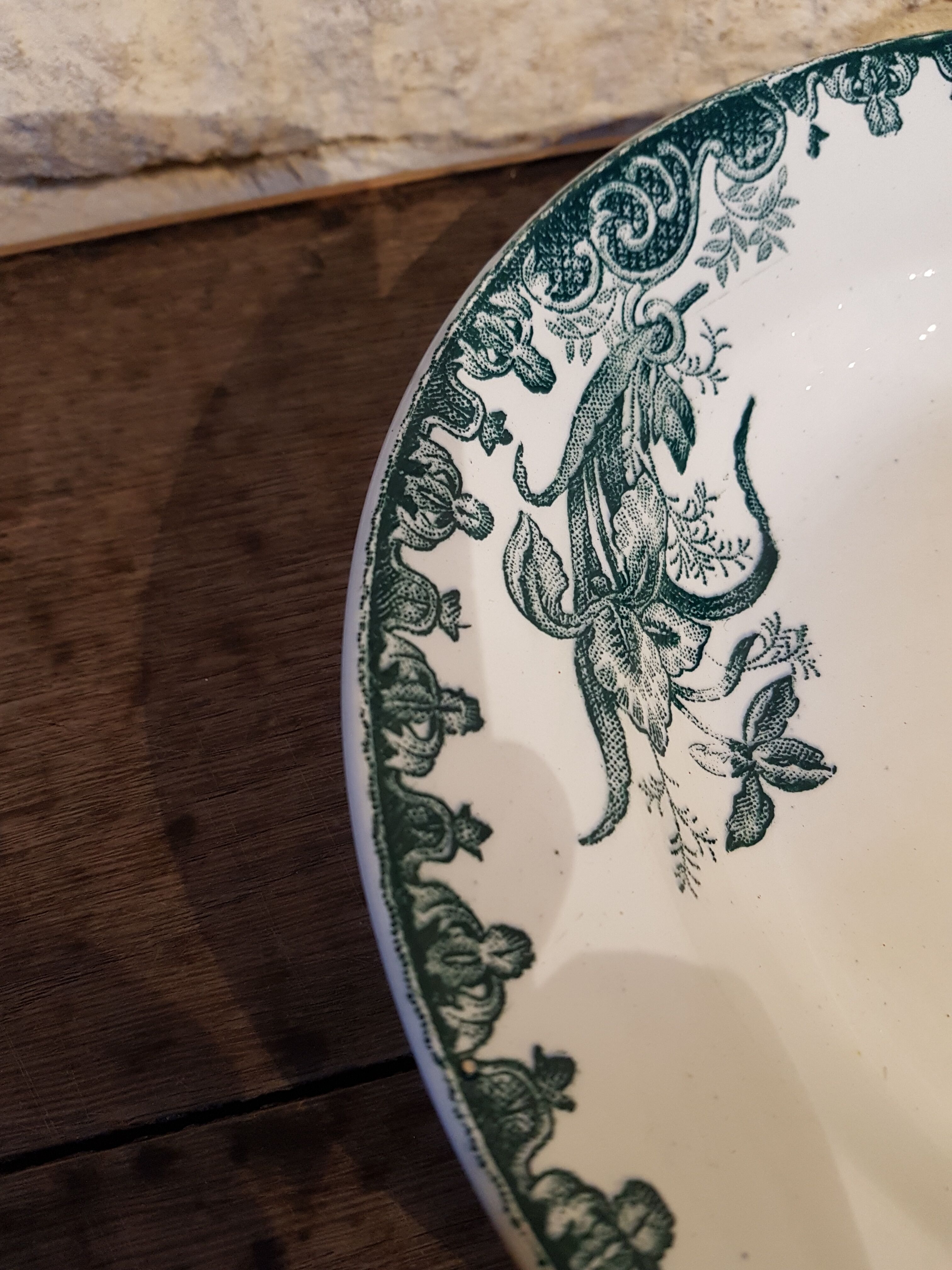 Series of 6 soup plates Earth iron