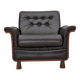 Fauteuil scandinave années 1970, cuir d'ameublement marron, pieds en bois de teck.