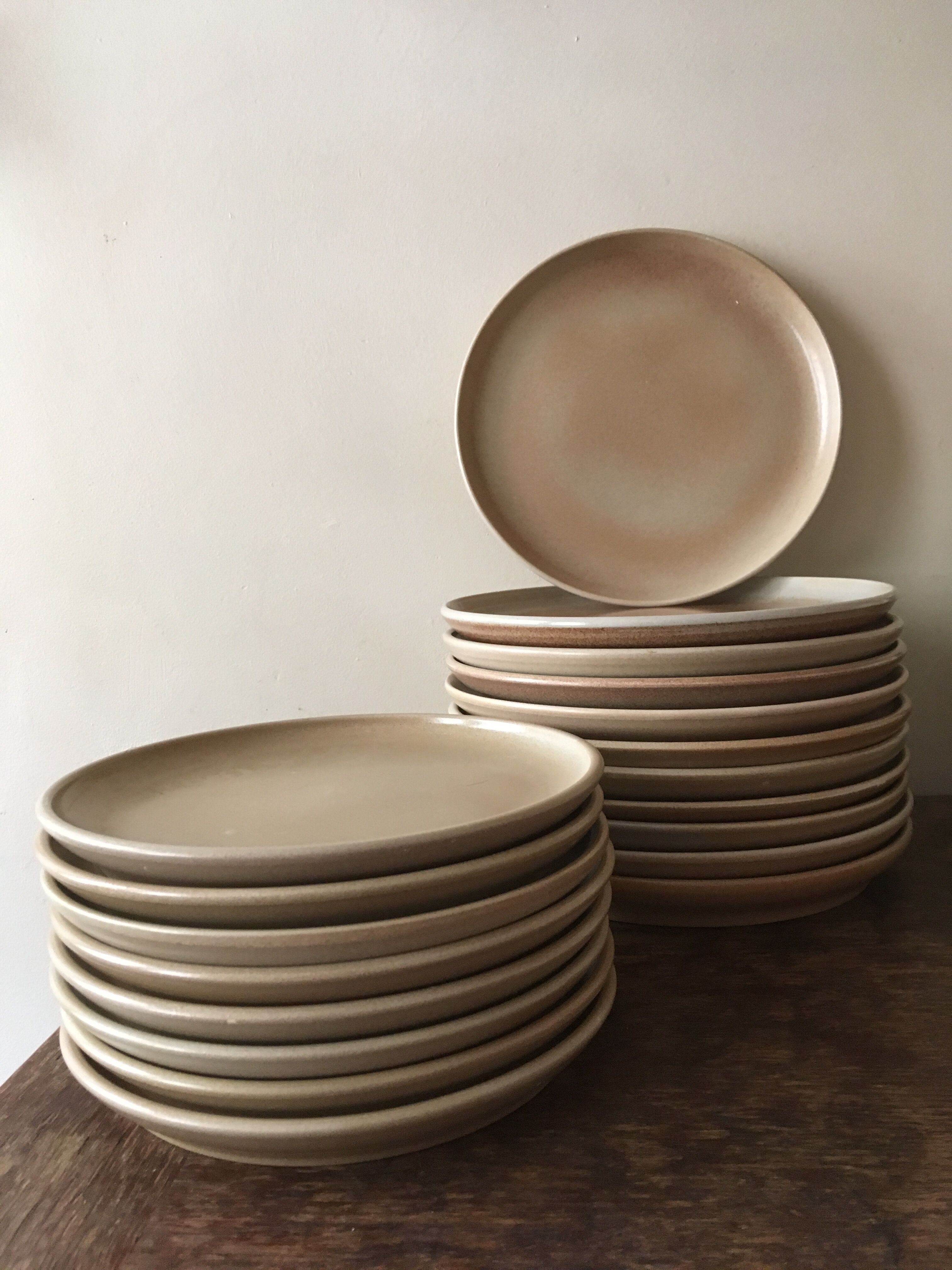 Lot of 11 dinner plates in beige sandstone Niderviller