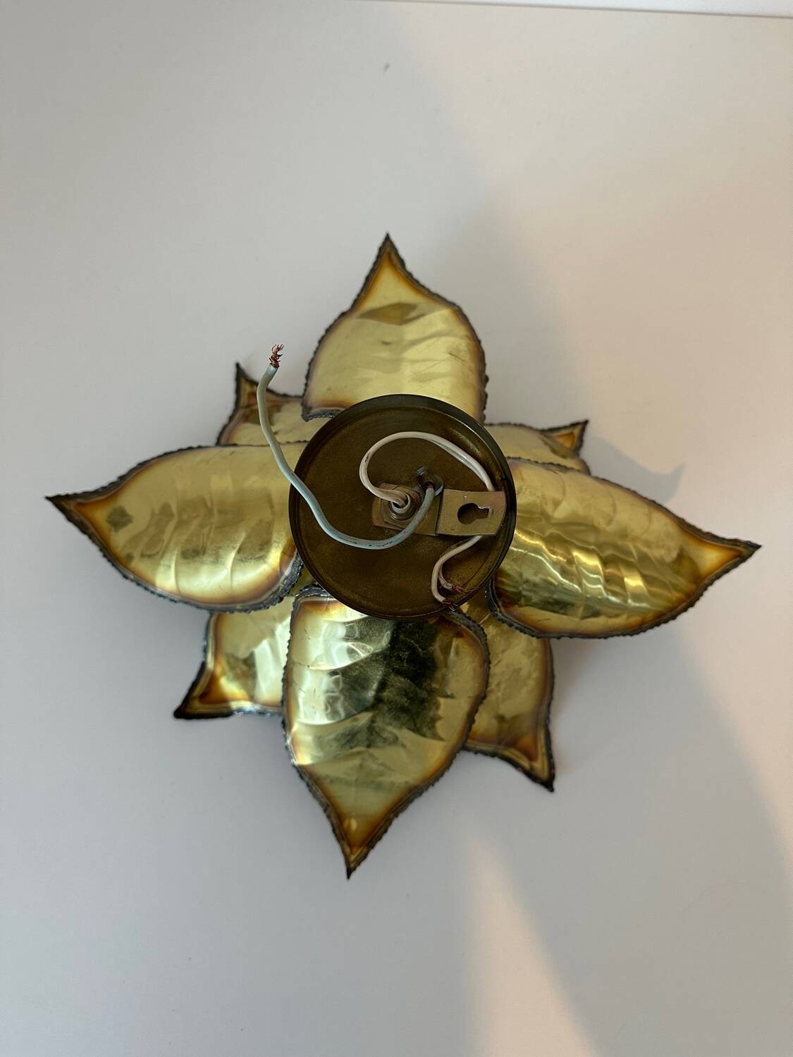 Copper-plated brass flower wall light