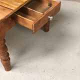 Ancienne table basse pieds tournés