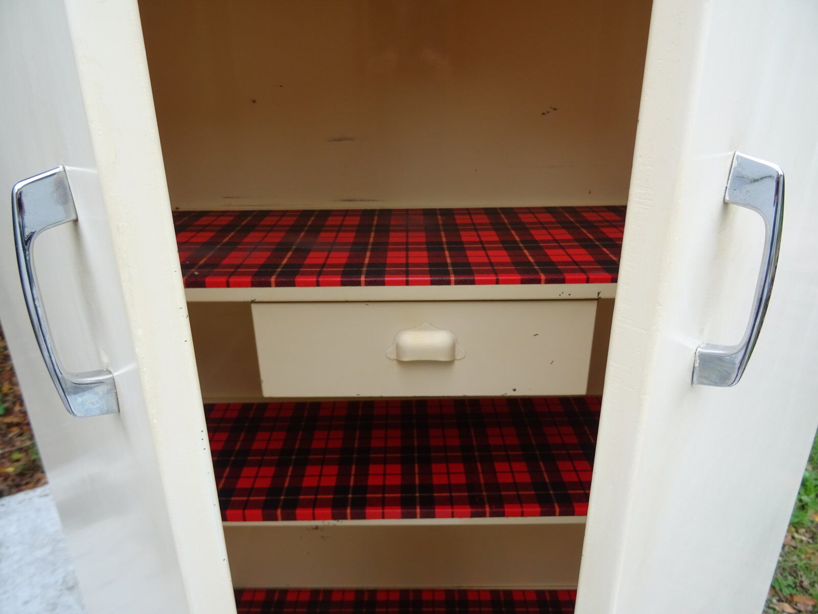 Manufrance metal cabinet