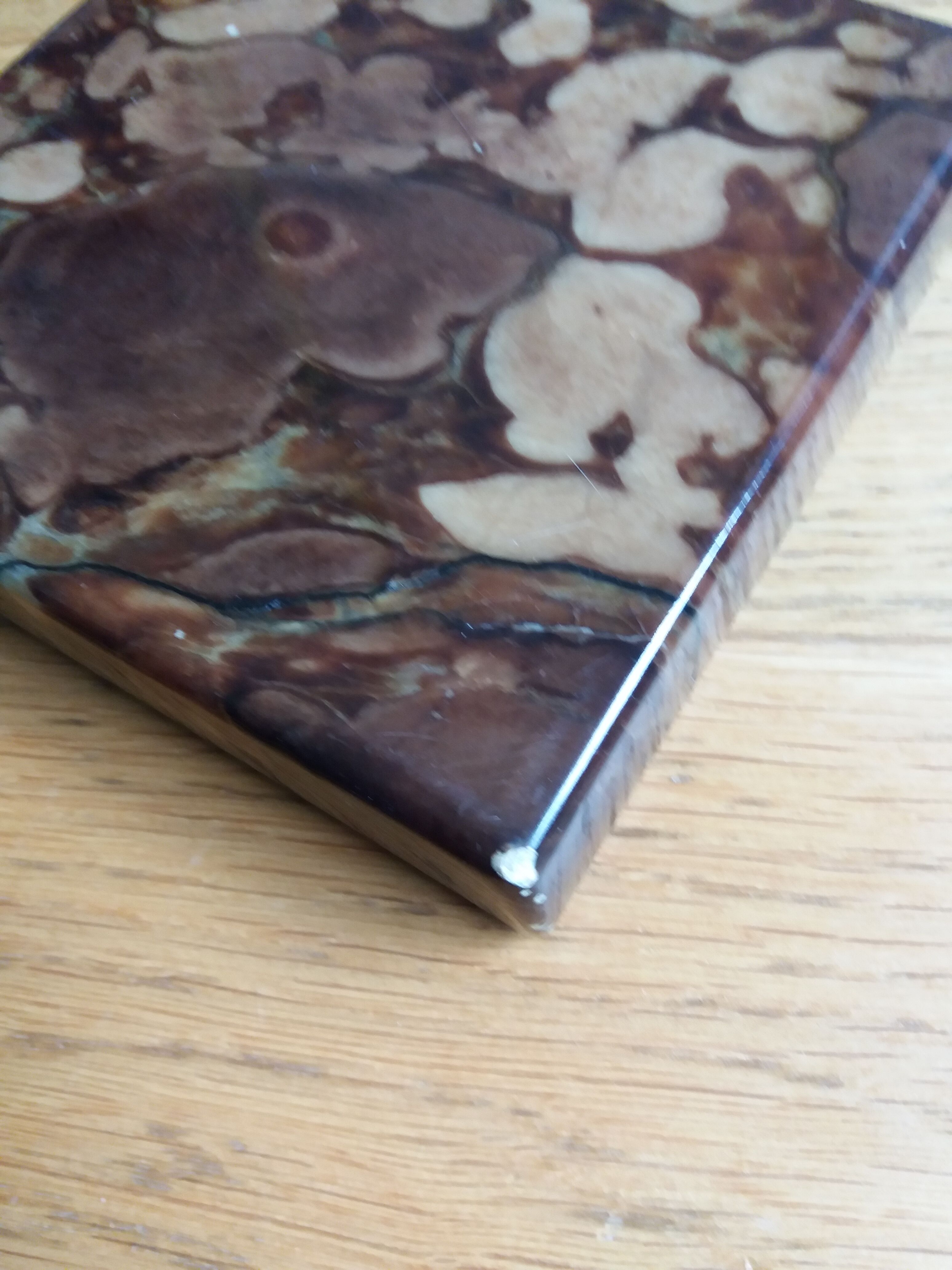 Square ashtray in polished marble