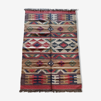 Kilim carpet in burlap and cotton. 120cm x 190cm