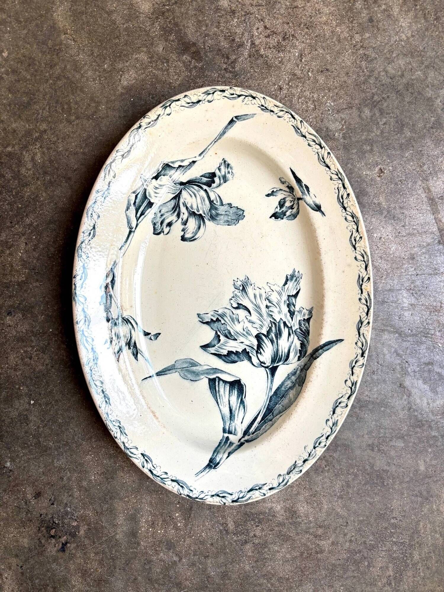 Oval dish Lunéville in blue ironstone, "Tulip" service.