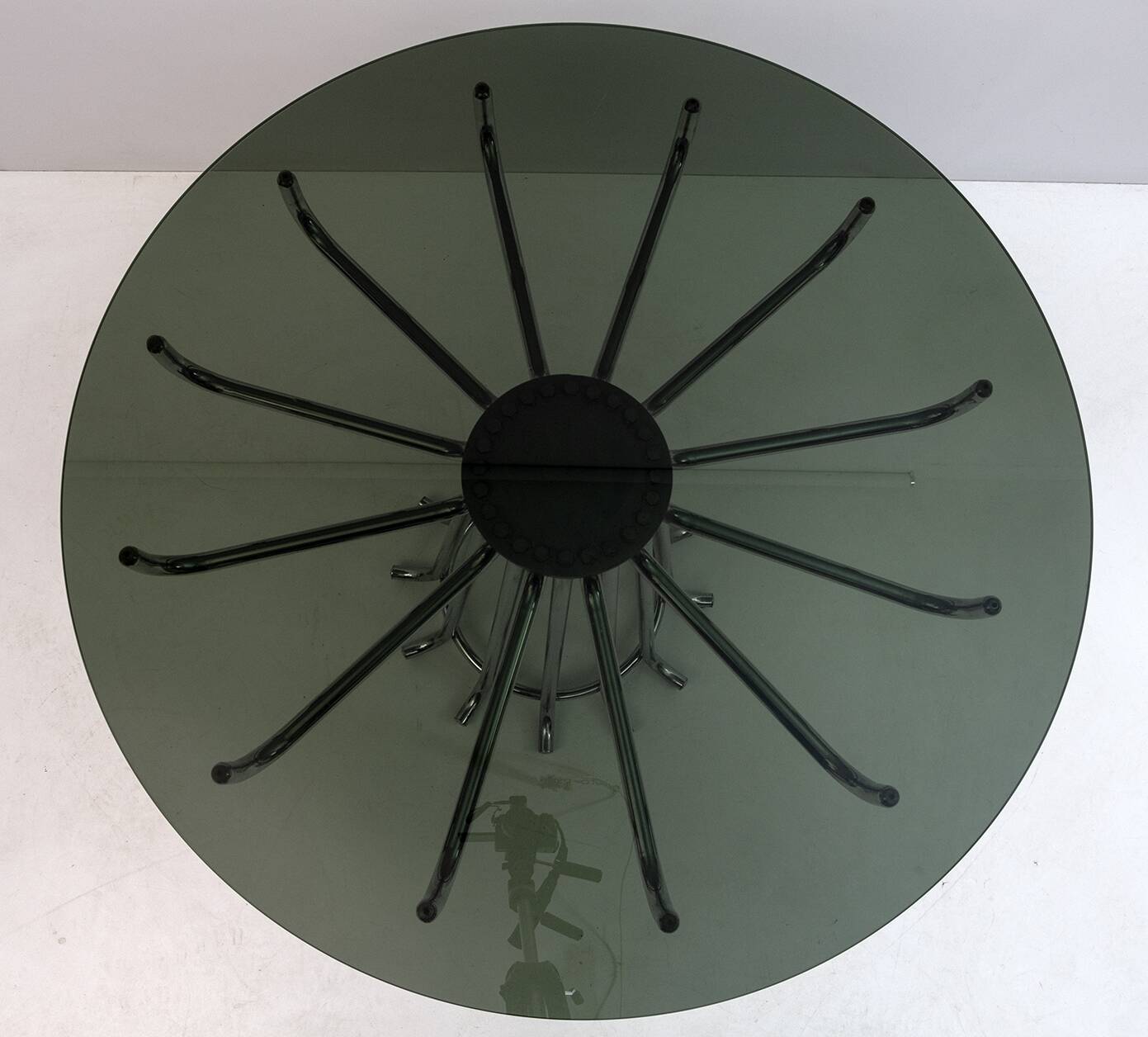 Gastone Rinaldi Mid-Century Modern Italian Chromed Metal Round Dining Table
