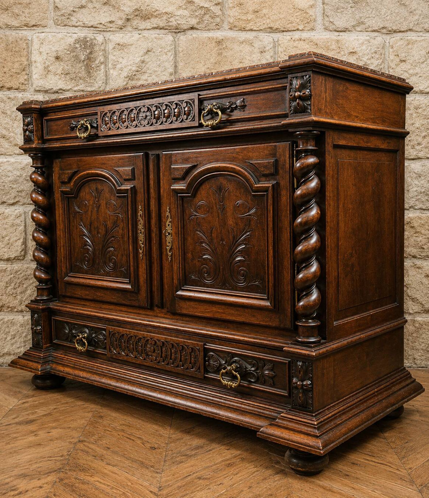 Meuble pantalonniére en bois sculpté – Colonnes torses – Dessus de marbre