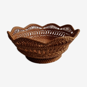 Braided rattan basket