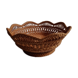 Braided rattan basket