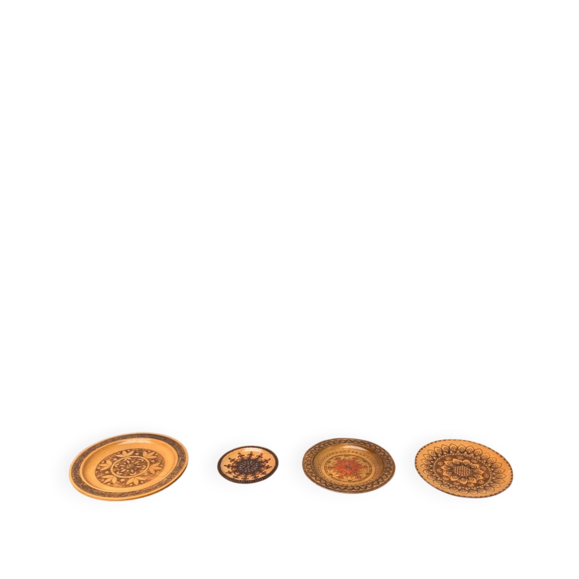 Vintage wooden wall plates, set of 4