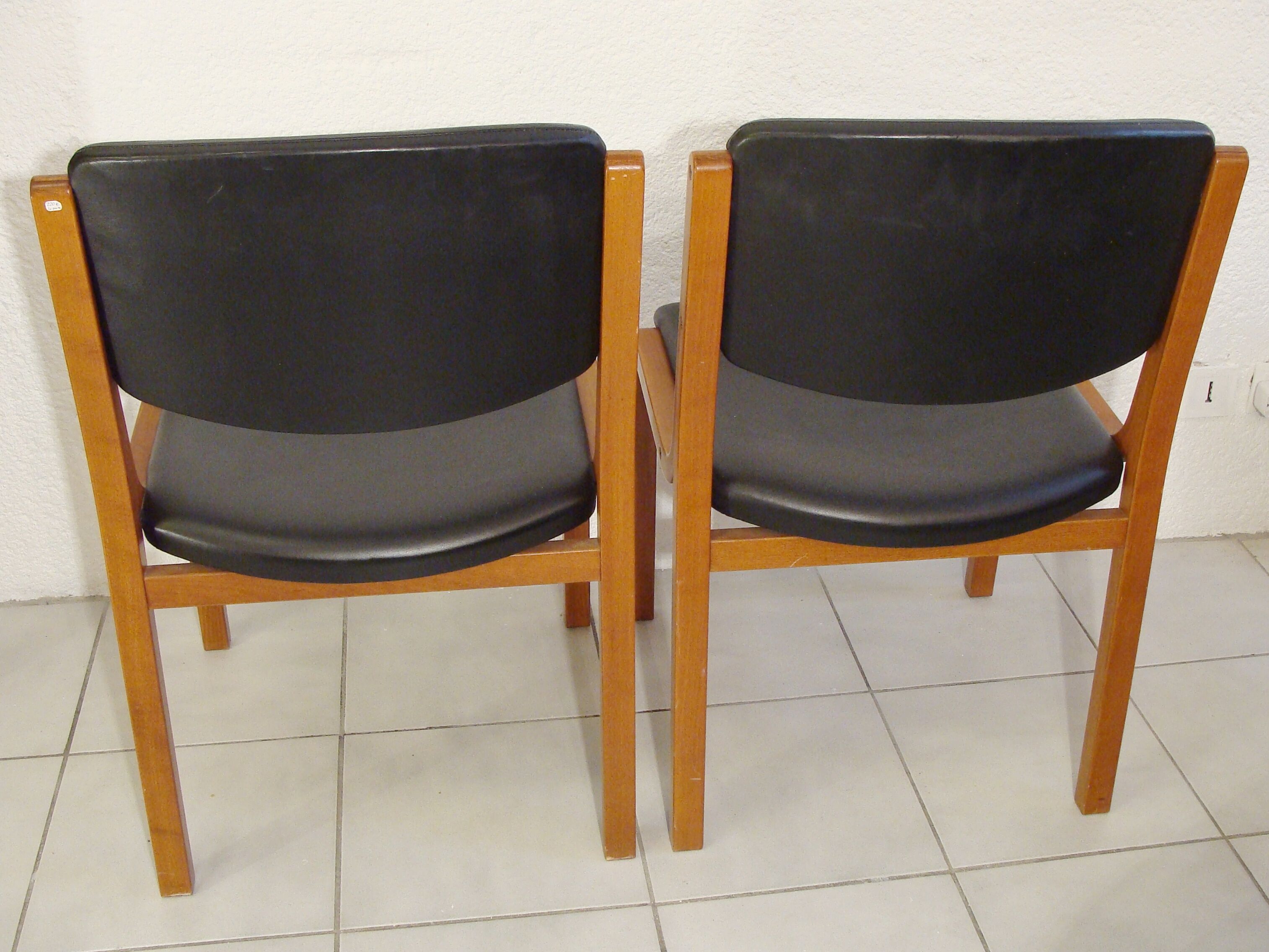 Pair of chairs 1950/60 leather and wood