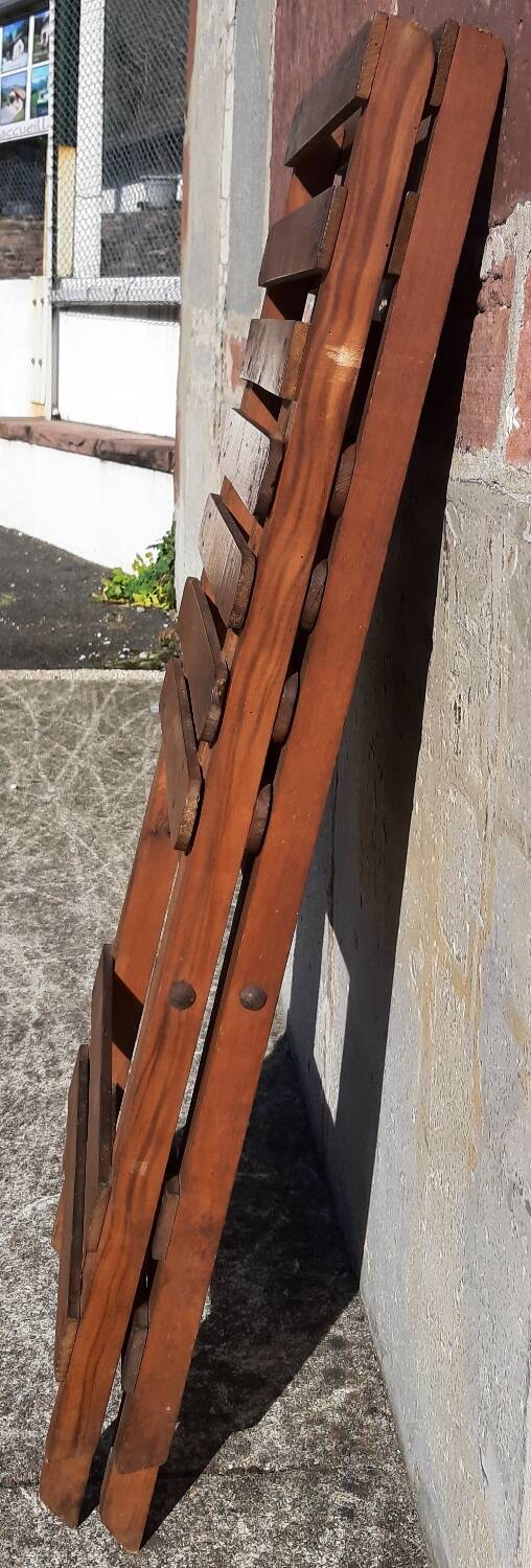 Chaises en bois pliables années 50