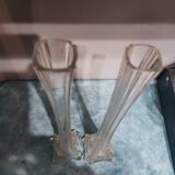 Paire de vases soliflores en verre ciselé vintage