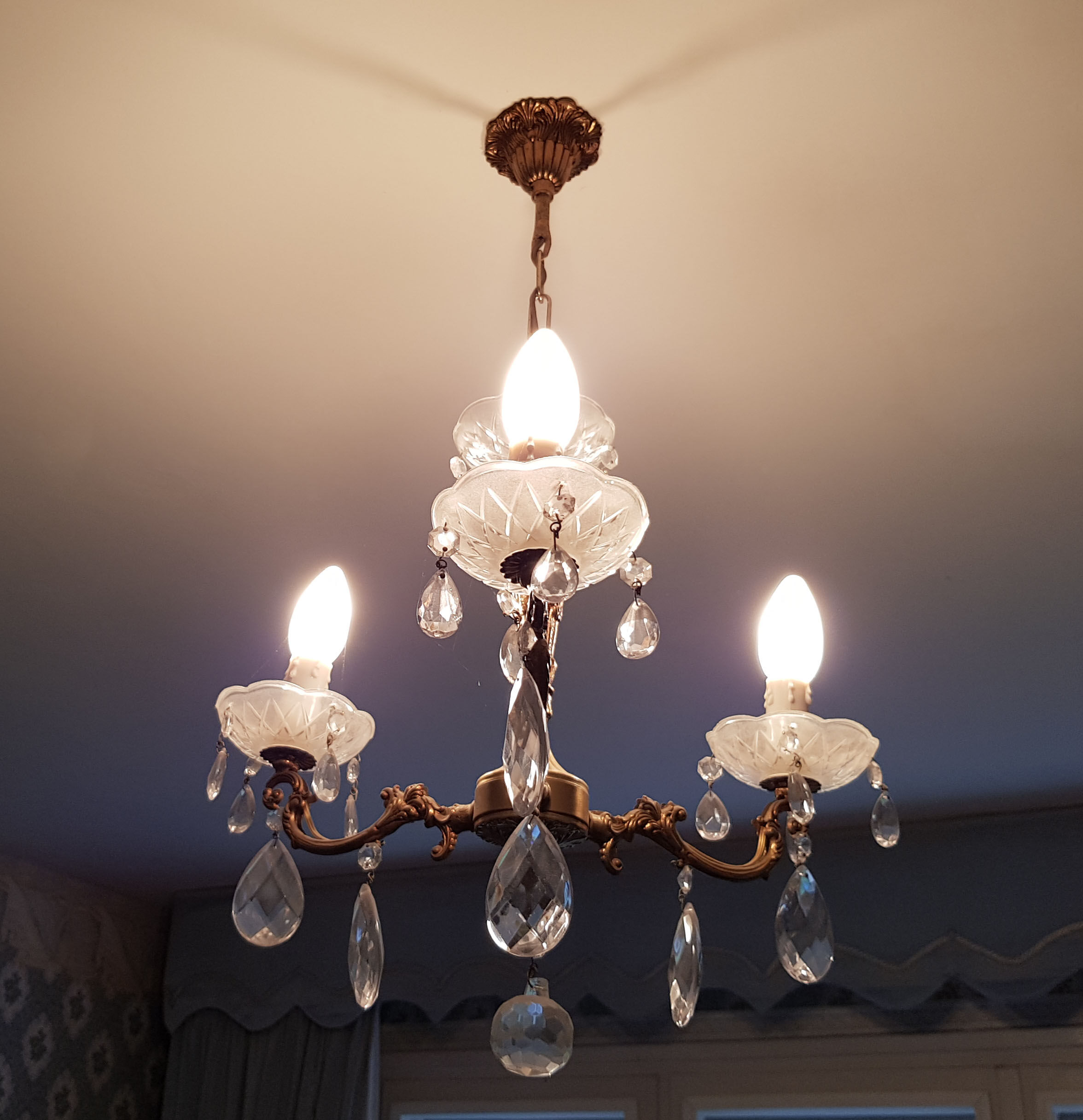Chandelier 3 branches with tassels in crystal