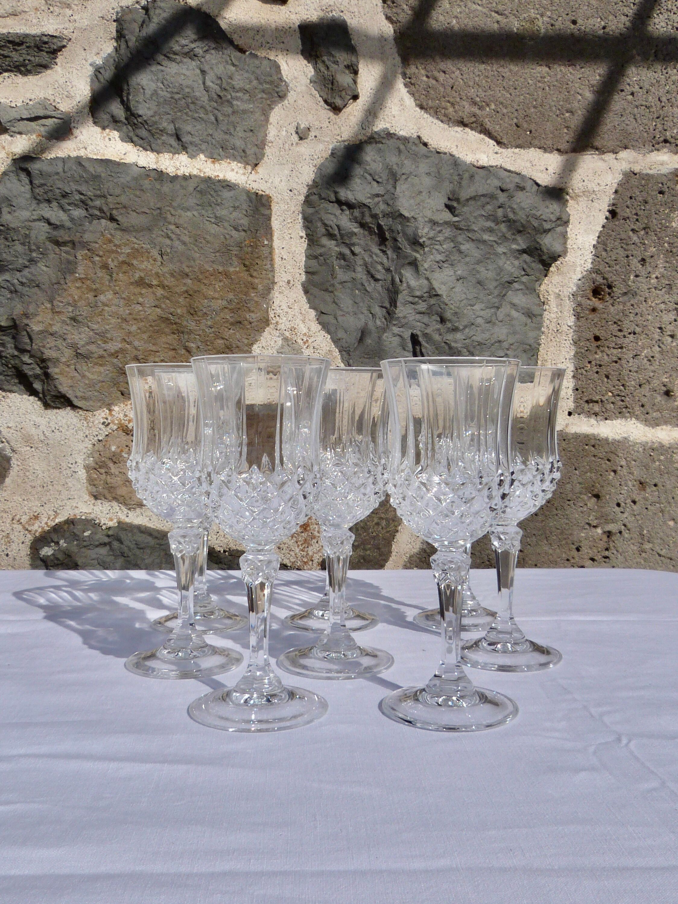 Set de 8 verres en verre sculpté