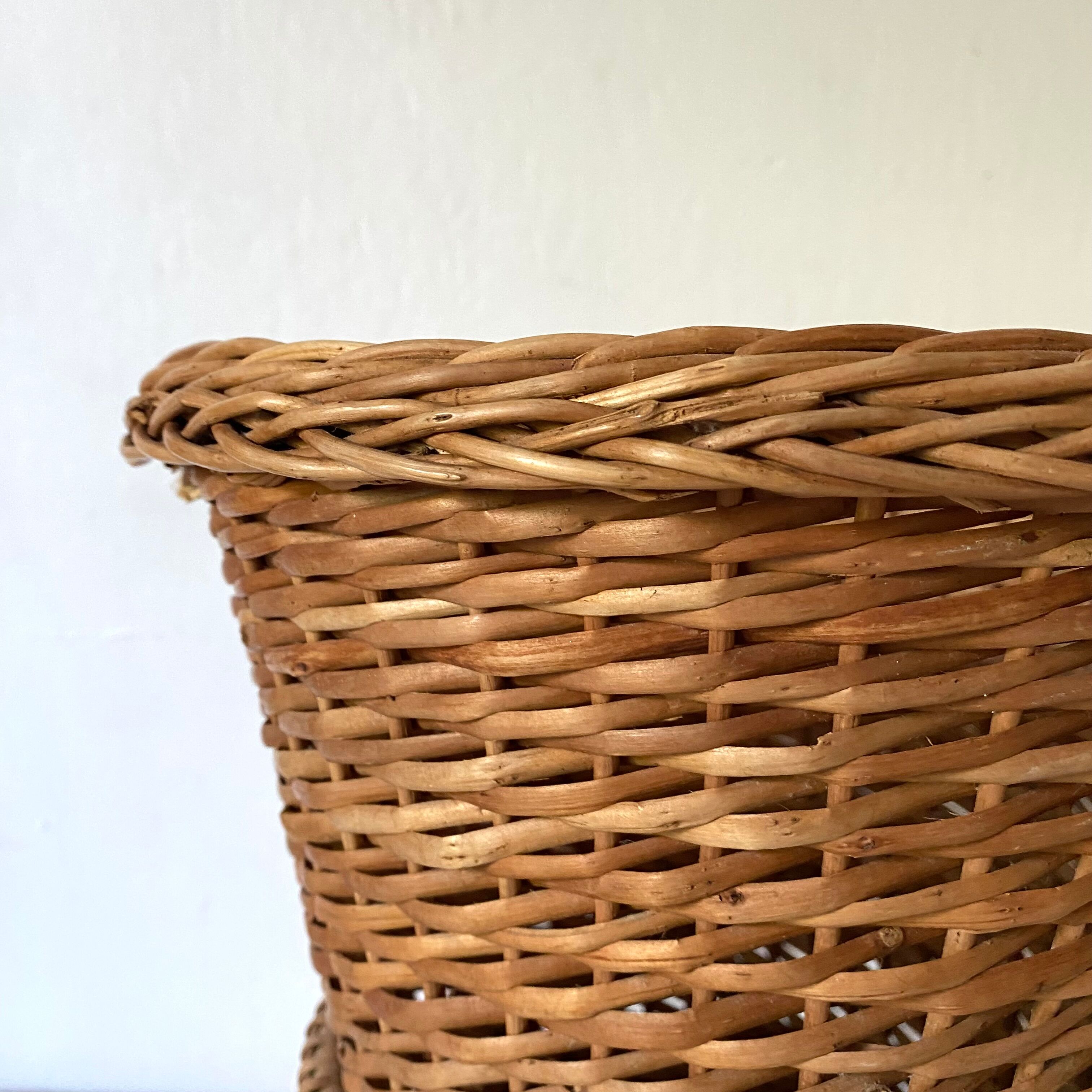 Plant holder, rattan pot cover