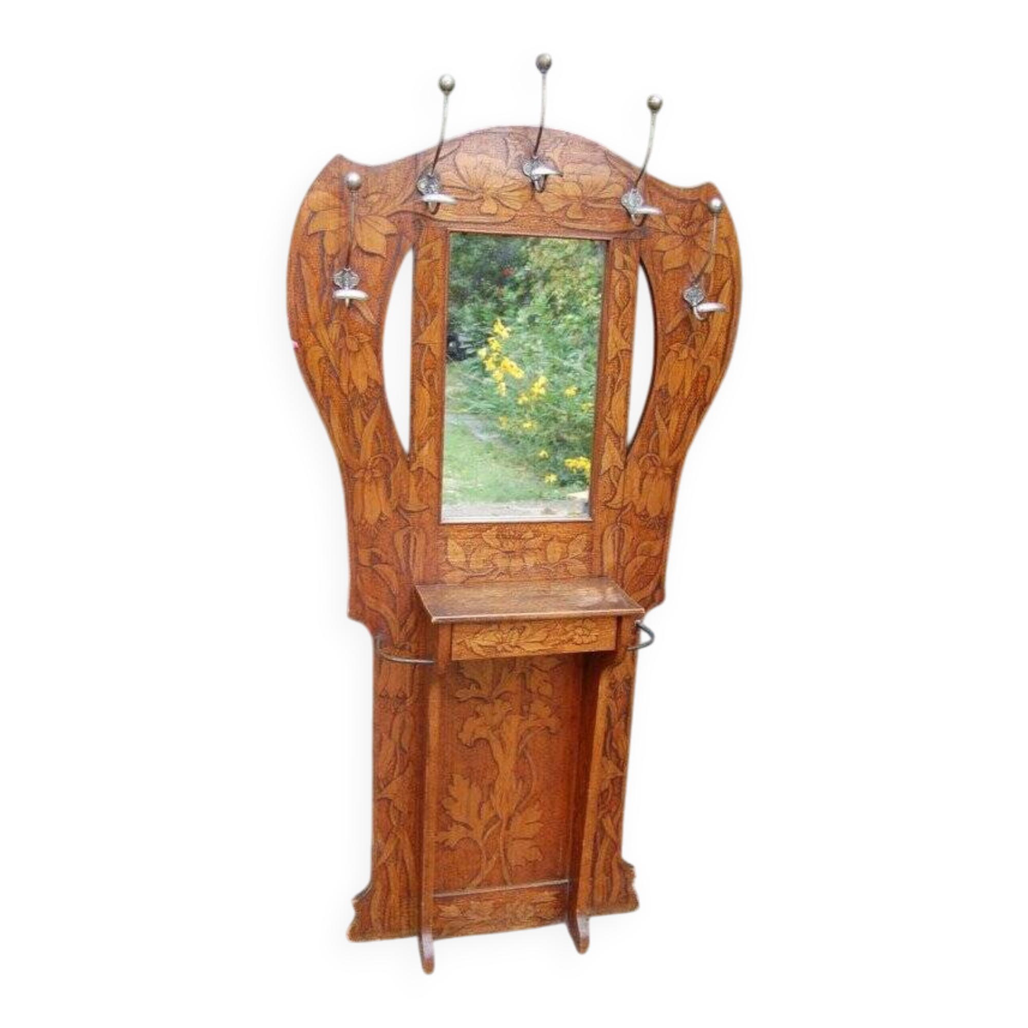 Art Nouveau cloakroom