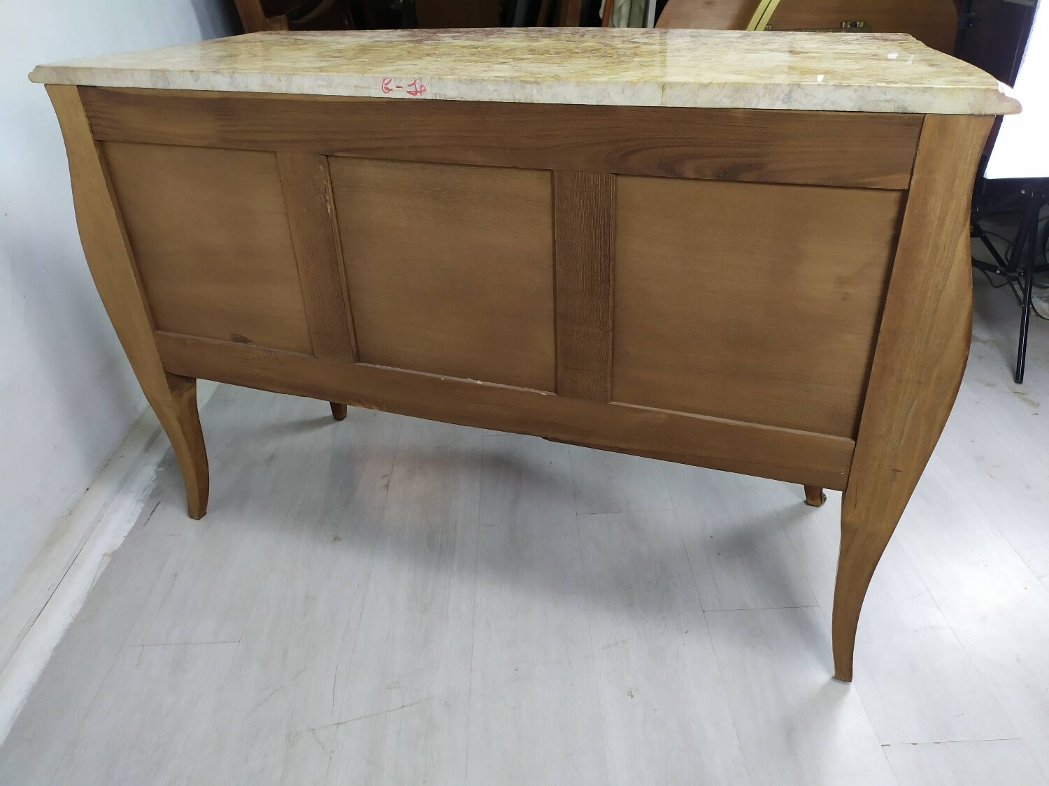Commode Louis XV galbé