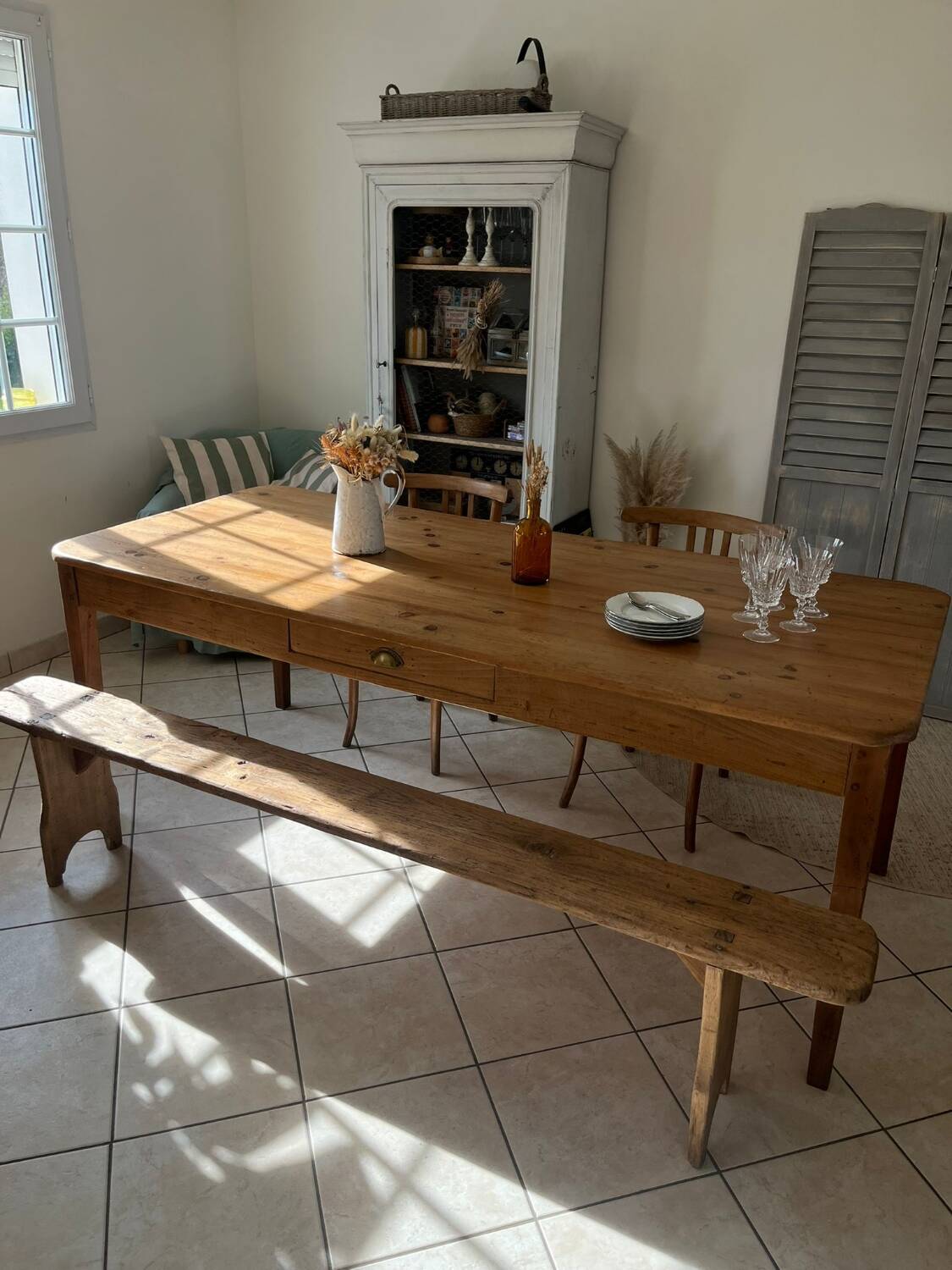 Farm table