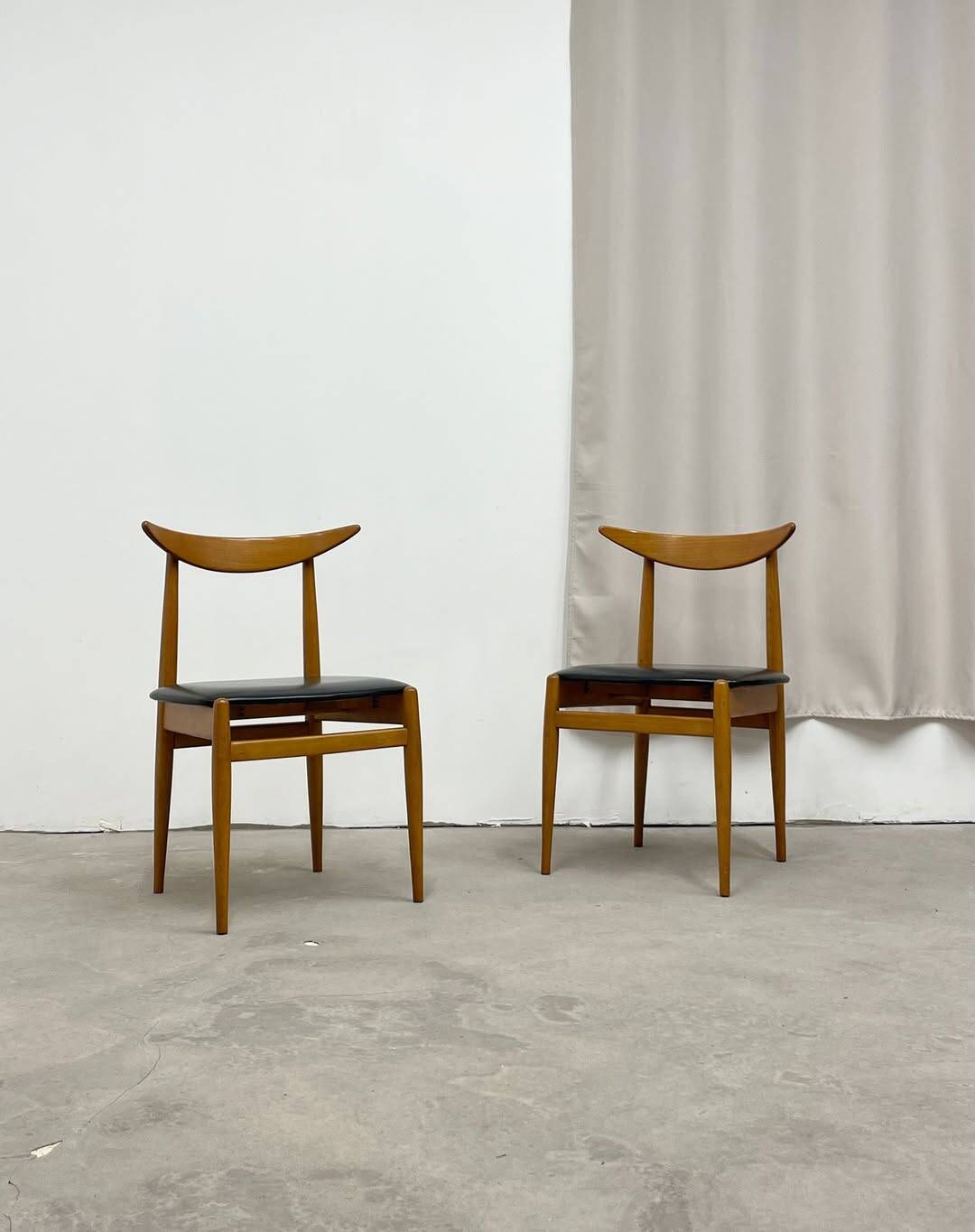 Paire de chaises scandinave
