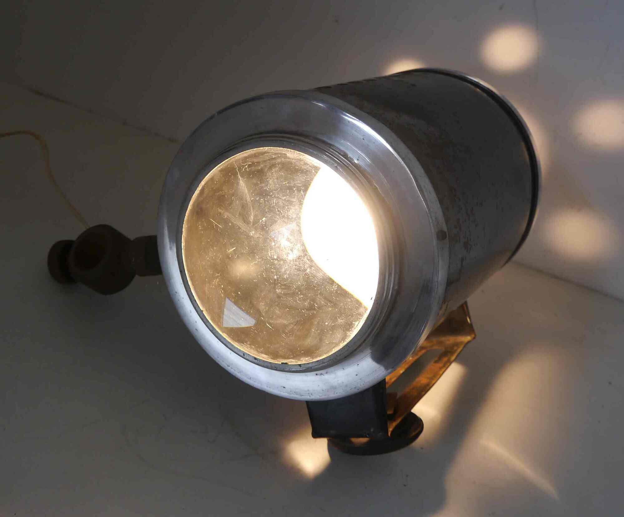 Old theater projector or metal and aluminum cinema – ref # 2