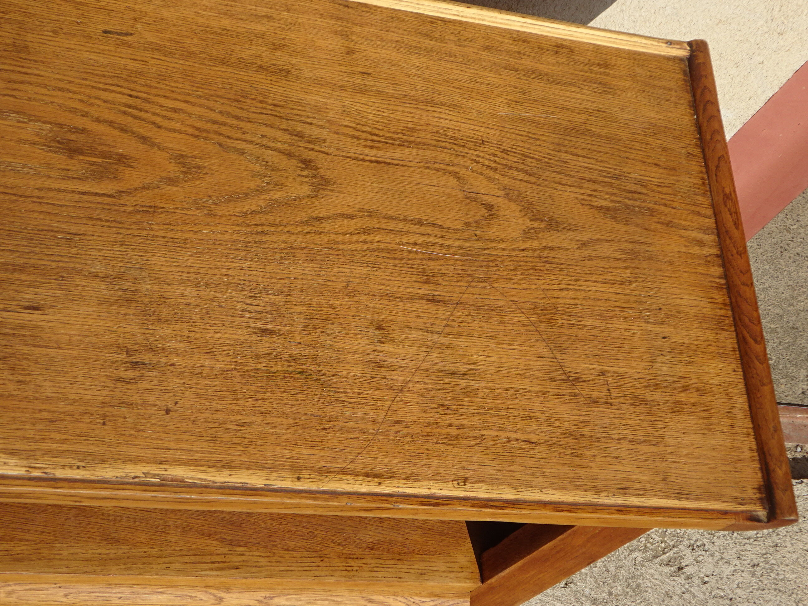 Old oak chest of drawers