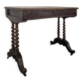 Table à écrire de style Louis XIII en noyer à pieds torsadés deux tiroirs