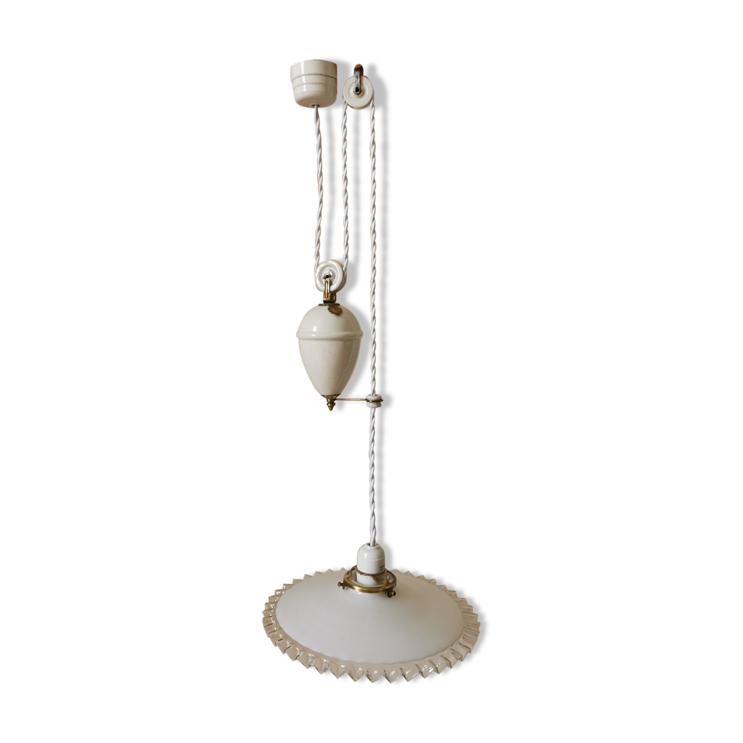 Opaline suspension with up and down
