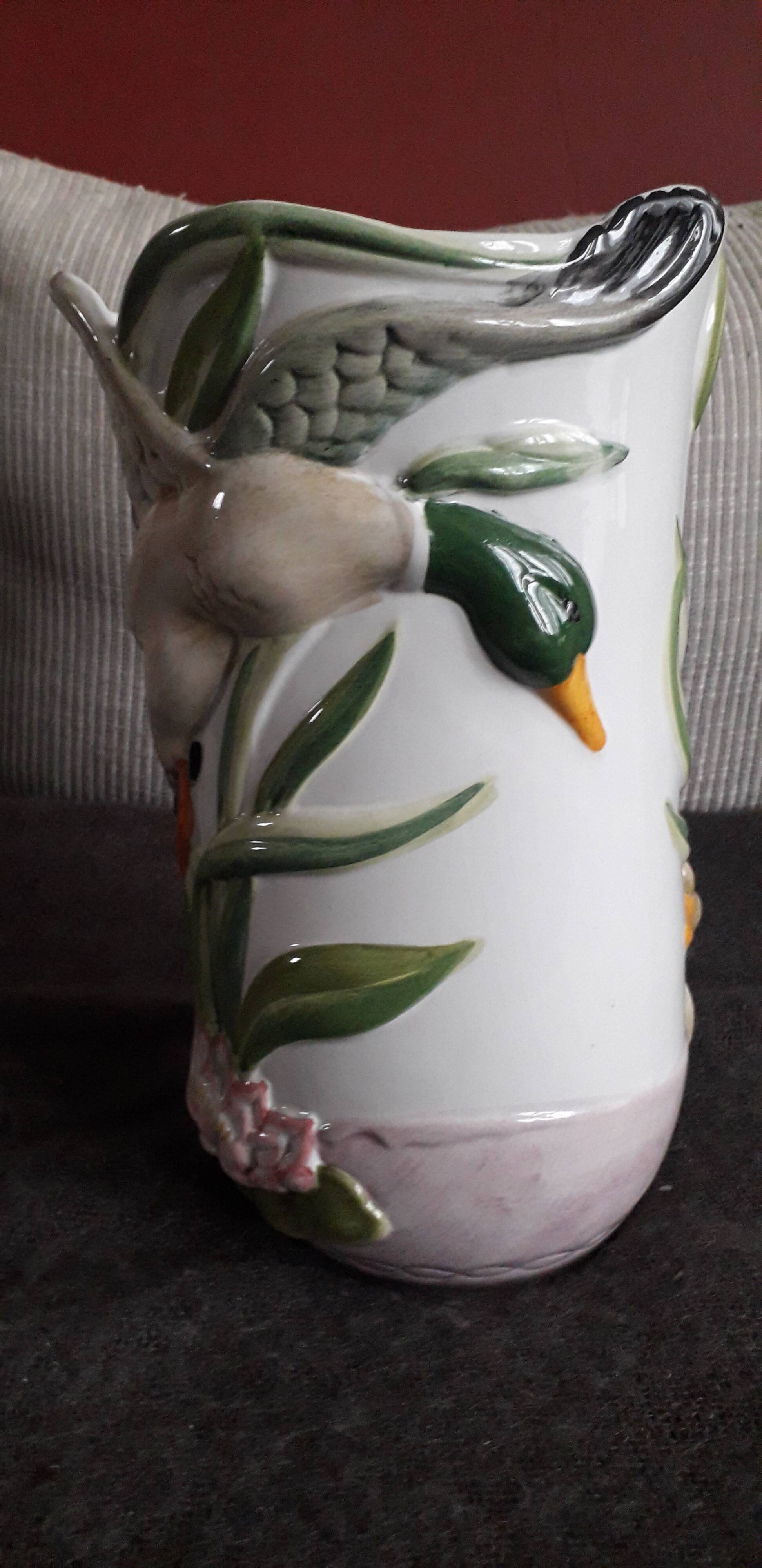 Large, very original vintage vase in slip