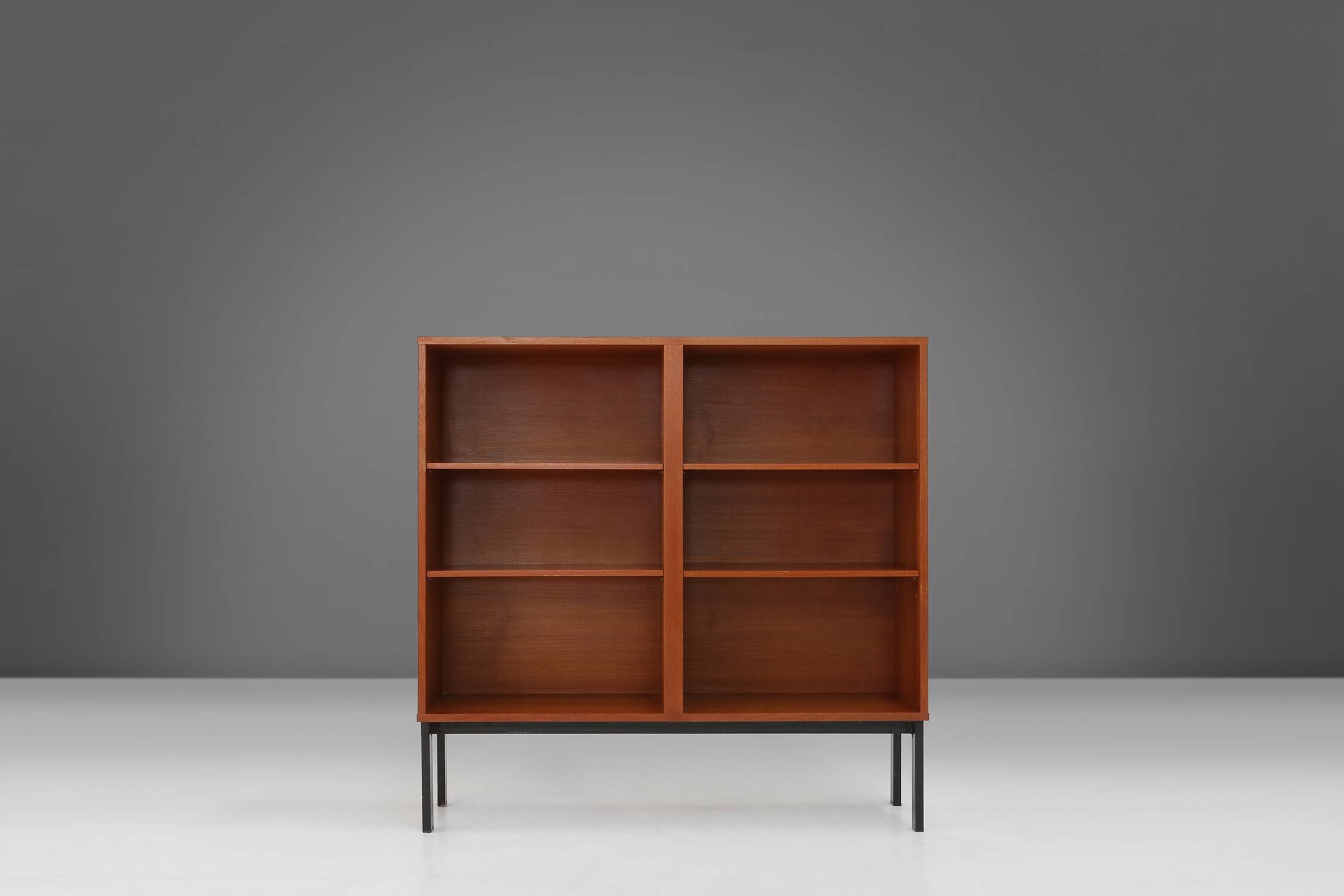 Mid-century cabinet 1960