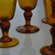 8 verres en verre ambré Biot