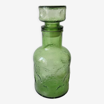 Carafe en verre vert